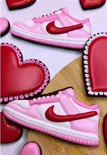 Co powiecie na takie ciacho? 😍♥️ #ciasteczka #royalicing #nikeshoes #cookiedecorating #nike