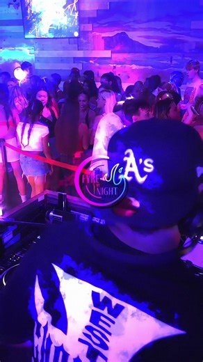 Waikiki nights hit DIFFERENT at FYRE BY NIGHT 🔥🌺 Only club in Honolulu that still gives real Hawai‘i vibes while the party goes CRAZY. If you’re in Waikiki tonight… pull up. 🌴✨ #waikikinightlife #honolulunightlife #hawaiinightlife #waikikibar #waikikiclub