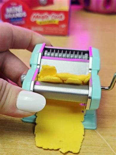 Mini Brands Magic Cook Kitchen Appliances Review