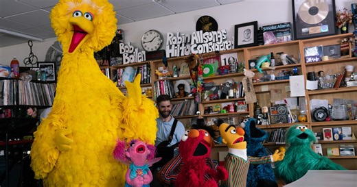 Tiny Desk Radio: Yo Gabba GabbaLand!, 31 Minutos, Sesame Street