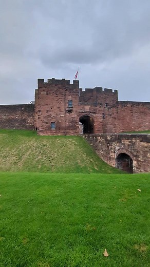 The Jacobite Rebellion, 11th November 1745 After the false hope that the Jacobite army had left Carlisle on the 10th November, the next day they returned. The Siege of Carlisle 1745 had started. The Jacobites started digging trenches outside of the city, they have also brought 13 cannons with them. The defenders of Carlisle were outnumbered by the Jacobite army. The Jacobite's were posted around the surrounding villages to cut off communication with the city. Lord George Murray took up his headq