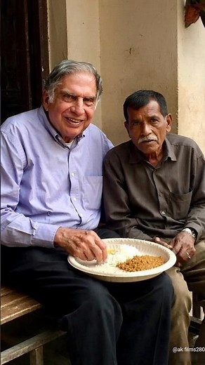रतन टाटा सर ने एक गरीब लोग के साथ बैठकर खाना खाया Ratan Tata and Poor Man Eating Food #ratantata