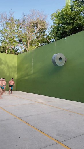 El Juego de Pelota Maya: Explicación de Chel