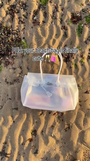 Jelly bag that fits everything AND looks aesthetic 🤍