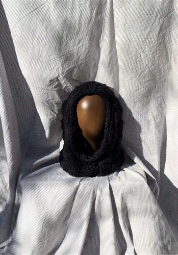 I just released my first knitting patterns on Ravelry for free 🖤🖤 It would be really cool if you checked them out 🫣 It would be even cooler if you knit your own #knittingtutorial #knittingpattern #ravelry #knitted #knittersoftiktok