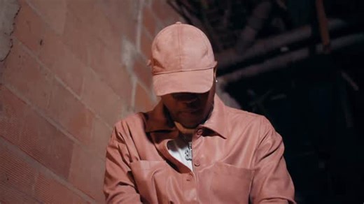 LilFox_Freezy on Instagram: "THIS IS NOT FOR KIDS OFFICIAL VIDEO 💛 https://www.youtube.com/watch?v=mnK6eM71ex0 🎥: @jbmfilms.ao #FREEZY #LILFOX"