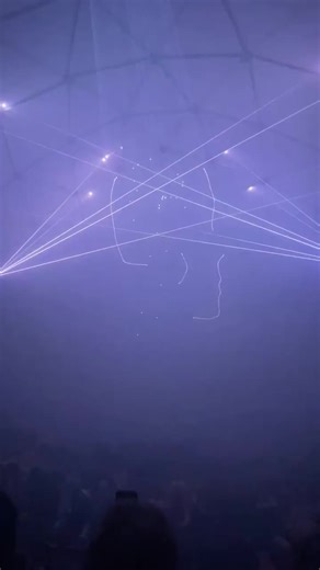 22 reactions | Mathías Chumino (C03RA) experimenting with MadLaser...