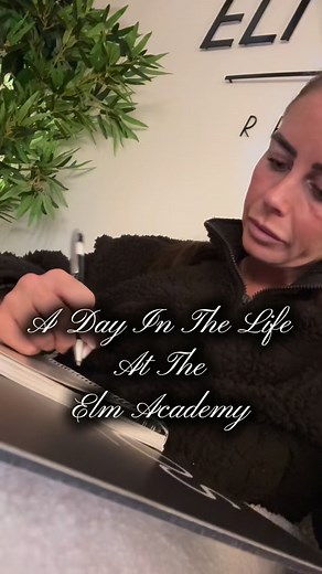 Join us for Mock Assessment Day at The Elm Academy! We’ve reached Day 6, and what a journey it’s been! Over the past week, our students have completed three reformer modules packed with theory, knowledge, and up to 100 exercises and variations. We’ve layered in pre- and postnatal training, and my favourite part — mastering the art of teaching. This is where we break down what it truly takes to deliver the class of all classes! This week, everything comes together. Our students step into the spot