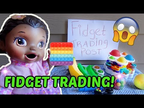 BABY ALIVE does FIDGET TRADING with FRIENDS! The Lilly and Mommy Show! FUNNY KIDS SKIT!