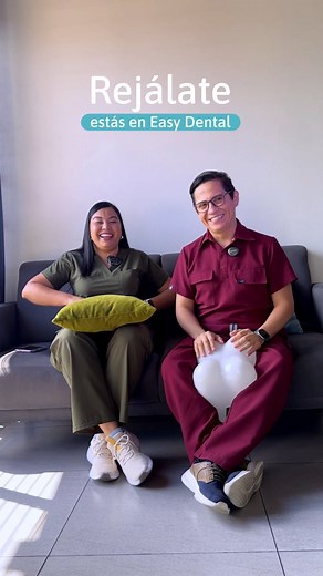 Seamos honestos... ¿a quién le encanta ir al dentista? 😅 Sabemos que para muchos no es su plan favorito. Y está bien. Por eso, aquí nos propusimos crear un lugar diferente. Un espacio donde la música es buena, la plática es relajada y no te juzgamos si no usaste hilo dental ayer. Queremos ser justo eso: La clínica dental donde (por fin) te sentirás cómodo. | Easy Dental