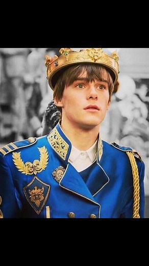 Descendientes Music and Singing featuring Mal and Ben