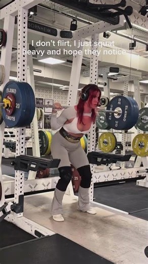 #motivation #love #gymhumor #crossfit #gymshark #hyrox #strongwomen #funny #squat #legs #ورزش #sport