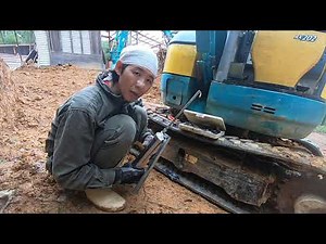 Fitting the caterpillar (crawler) of a 2-ton backhoe (Kubota RX-202)