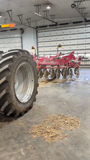 44K views · 585 reactions | #caseih #kidsworking changing points | Aaron Ninnemann | Facebook