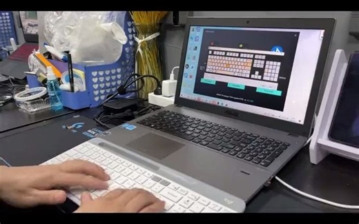 12_世纪难题之蓝牙连接！键盘蓝牙还是不会用？这次罗技K580一个视频教会你！##电商 ##办公 #罗技键盘 #数码产品 #数码科技