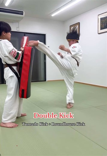 二段蹴りの驚きのテクニックとデモンストレーション