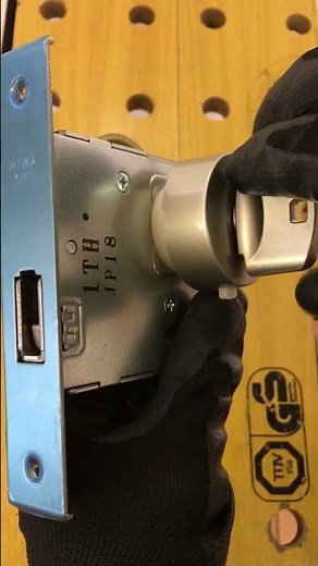 脱着式サムターンの実演！【鍵屋】【鍵の仕組み】 #鍵 #locksmith #shorts