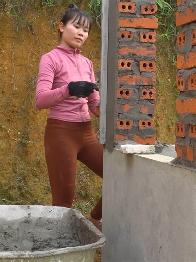 Building a Log Cabin Shelter in the Woods