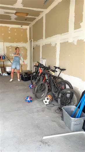 738K views · 5K reactions | Clutter didn’t stand a chance.  Partnered with @gladiatorbrand to take control of my garage once and for all, and it feels amazing to say I’ve officially conquered my clutter! 粒 Right now Gladiator is having a Fall Savings Sale!! Up to 15% off select products, plus free shipping on orders $299 and up. Ends 10/22! #ad #gladiatorpartner | Kristen Reasch DIY & Design | Facebook