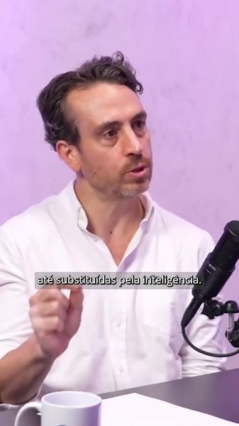 🚀💡 Como a IA pode transformar a escrita dos alunos? Danilo Costa bate um papo com Thiago Rached, cofundador da Letrus, sobre letramento digital e o futuro da educação! 📚 ✨ Não perca essa conversa! 👀 #InteligênciaArtificial #Educbank