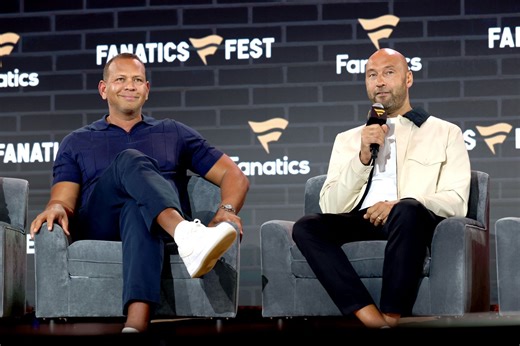 "I'm not predicting a thing" - Derek Jeter throws in the towel after Blue Jays routs Mariners in Game 3 with Alex Rodriguez pulling his leg