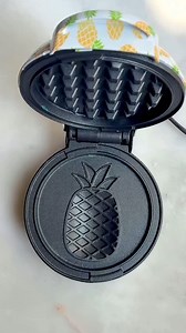 Rainbow is my favorite color 🤩🌈 Rainbow Pineapple Waffles ♥️🧡💛💚💙💜🧇 #waffles #miniwaffles #wafflehouse #waffels #proteinwaffles #waffleswaffleswaffles #waffleart #messyfun #wafflemaker #miniwafflemaker #ilovewaffles #waffletime #rainbow #pineapple | Spiced Up Mom