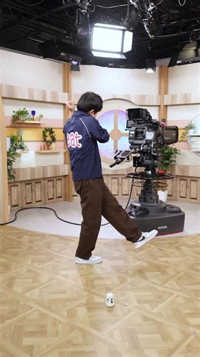 jin(eat背中男) on Instagram: "#Theater かかったらサビも#踊ってしまう#カメラマン #愛媛の背中男 dc#kingandprince #愛媛朝日テレビ#愛媛朝日#テレビ#eat #技術の人#愛媛#背中男#愛媛の背中#jin #fyp#fypシ#eos#eosr5#r5"