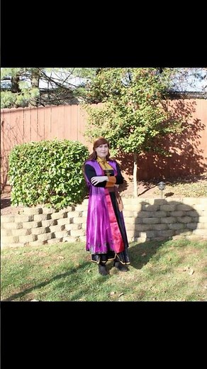 Anna #cosplay #frozen #annafrozen #cosplayer #frozencosplay #anna #olaf