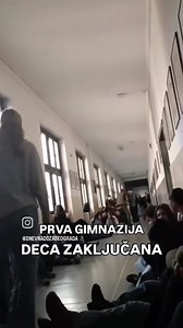 Prva gimnazija. Potrebna pomoć DELITE "Trenutno u Prvoj. Zaključali učionice. Ne dozvoljavaju učenicima u blokadi da udju. Podsećamo, na plenumima sve 4 godine izglasano je da učenici dolaze u školu i nemaju nastavu." "Trenutno haos u Prvoj beogradskoj gimnaziji. Zakljucali su deci ucionice i deca sede po hodnicima. U petak je ad hok doneta odluka da nizi razredi sede kuci i imaju nastavu on lajn a da samo maturanti dolaze na nastavu. Deca su slozna i jutros su svi dosli u skolu! Poziv Prve u po