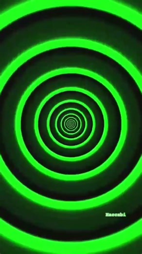 Hit the subscribe button if it can work #oldest optical illusion 😲