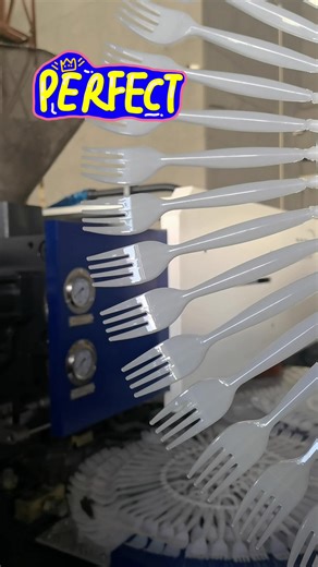 #plastic Haitian 380 tons injection molding machine production test - 40 cavities forks Испытание производства на штамп-пресс-машине Haitian мощностью 380 тонн - 40 полостей вилочных деталей. #injectionmachine #fork #injectionmoldingmachine #injectionmoldingmachines