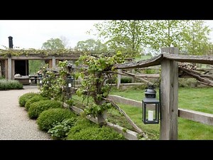 Beautiful Farmhouse Garden Design Ideas Using Natural Elements for a Rustic Look