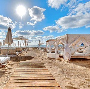 5 Tage im 5* Ushuaia Beach Hotel auf Ibiza inkl. Frühstück, Flug, Transfer & Zug zum Flug ab 481€ p.P.