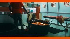 Reese's TV Spot, 'Reese’s University: Reese’s Bath'