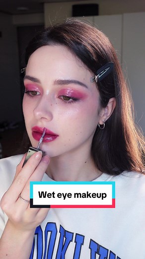 How to Achieve a Wet Eye Makeup Look: Step-by-Step Tutorial