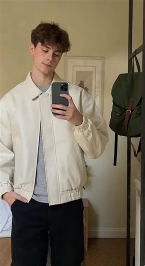 "Elevate Your Wardrobe: The Perfect Fusion of Cosy Comfort and Edgy Le...