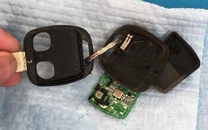 キーレス/スマートキーの電池交換と掃除方法/電池容量UPで長持ち｜mamecoroエンジン