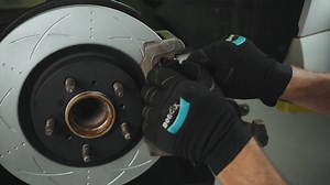 In this Bendix technical video, we take another look at the common indicators of brake component wear, specifically squeaking and grinding heard from worn brake pads! For more information on Bendix Brake products, head over to www.bendix.com.au | Bendix Workshop