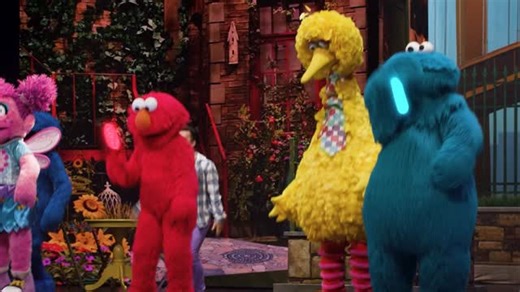 Yay! Tickets are now on sale for the brand-new show ELMO’S GOT THE MOVES, coming to the Kravis Center on APRIL 24! Laugh, learn and play together in this heartwarming celebration, it’s an experience you and your child will treasure long after the final song! Get tickets now at the link: https://www.kravis.org/events/elmos-got-the-moves/ #Sesamestreetlive #Elmosgotthemoves #kraviscenter #westpalmbeach #familyprogramming | Raymond F. Kravis Center for the Performing Arts