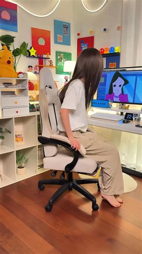 ☀️ Game and relax. Get the GTRACING LR002 Gaming Chair for a limited time! ✅ Up to 170° tilt retractable footrest = your command center and nap zone ✅ Adjustable armrests, height, and tilt – your comfort, your reign ✅ Ergonomic lumbar and neck support for extended gaming sessions ✅ Smooth-glide wheels heavy-duty steel frame ✅ Sleek PU leather design – built to last 🛋️ Whether you're grinding in a ranked match or binge-watching between matches, the LR002 provides support and lock-in. | GTPlayer.