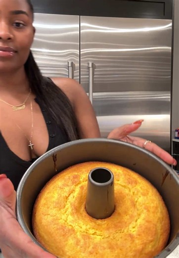 Baking therapy at its finest. 😌 This lemon box cake recipe is so easy and yummy! 🍋🍰 #baking #dessert #lemon #cake #food