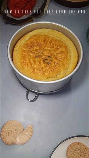 How to remove Cake from pan - Baking Hacks #shorts #shortsfeed #ytshorts
