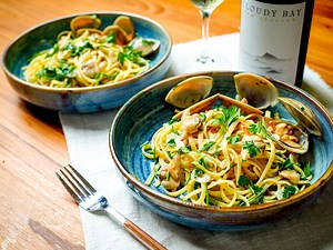 【白酒蜆肉扁意粉 Linguine alle Vongole】- 到意大利餐廳必要品嘗的地道菜色 | Afterwork Kitchen - 放工煮好餸