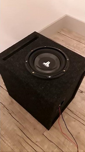 JL Audio 8w1v3-4 Subwoofer Bump