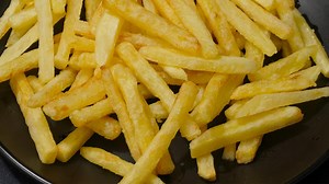 4.9K views · 123 reactions | French Fries Ingredients Potatoes - 3 Large Size Salt - 1 tbsp (or as needed) Corn Flour - 2 tbsp Cooking oil - to deep fry | Kitchen Platform | Facebook