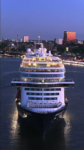 Mein Schiff 7: Einlaufen in Hamburg