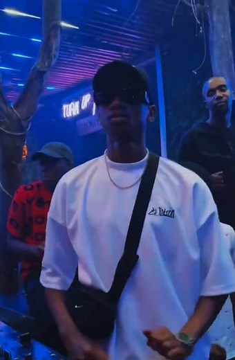 Scotts Maphuma operating the decks at Cosmopolitan for "SyaWaver" single launch