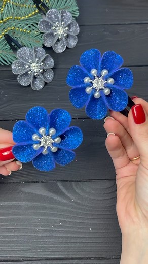 708K views · 10K reactions | WoW! 朗 It’s beautiful! Very EASY Glitter flowers! Tutorial #craft #reels #foryou #tutorial #flowers #vikistudiodiy #craftideas | VIKI Studio DIY | Facebook