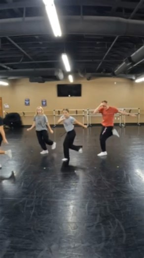 30 minutes to make a dance to a random song challenge #dance #challenge #fun