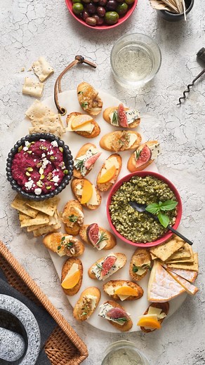 Stumped on what to feed your guests? Try these delicious Red Rock Deli Crostini recipes below: 1. Parmesan & Black Pepper Crostinis topped with fresh fig, blue cheese and rosemary. 2. Tomato & Roasted Red Pepper topped with sharp cheddar and persimmon. 3. Roast Garlic & Italian Herbs topped with whipped brie butter, walnuts, honey and thyme. | Red Rock Deli